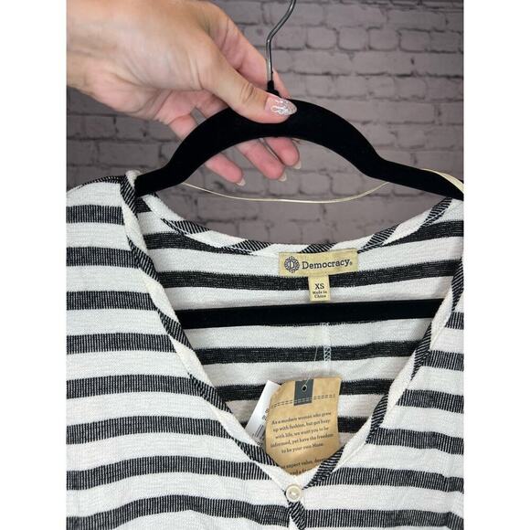 NWT Democracy Cold Shoulder Striped Blouse - Picture 4 of 10